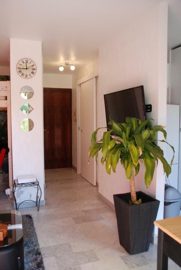 Studio - Juan Les Pins - Proximite Plages Антиб Экстерьер фото